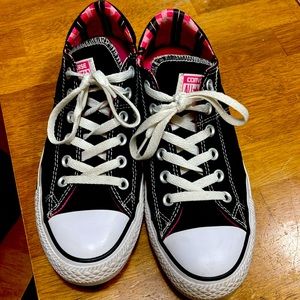 Converse chucks black women’s size 9